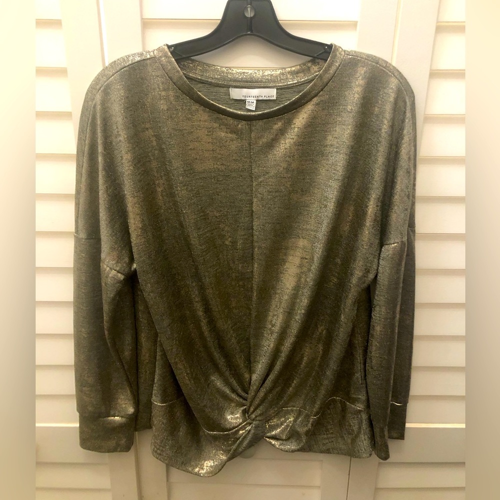 FOURTEENTH PLACE • Metallic Knot Long Sleeve Top • Medium